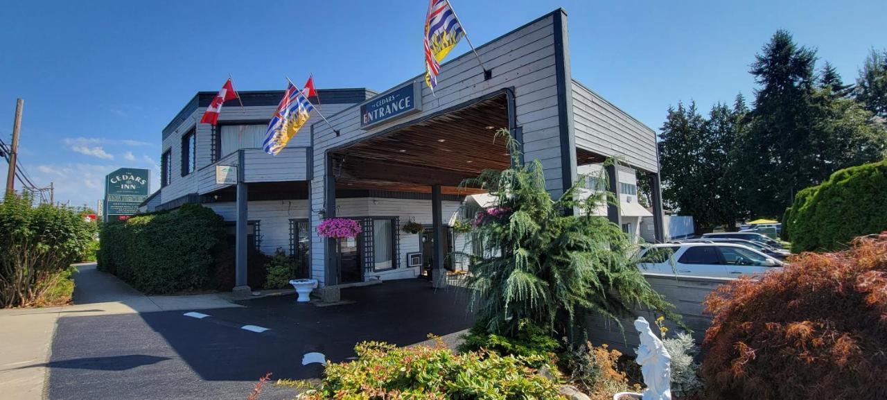 The Cedars Inn Hotel & Convention Centre Gibsons Esterno foto