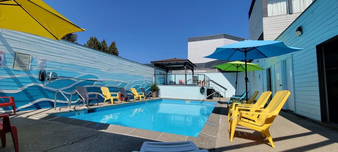 The Cedars Inn Hotel & Convention Centre Gibsons Esterno foto